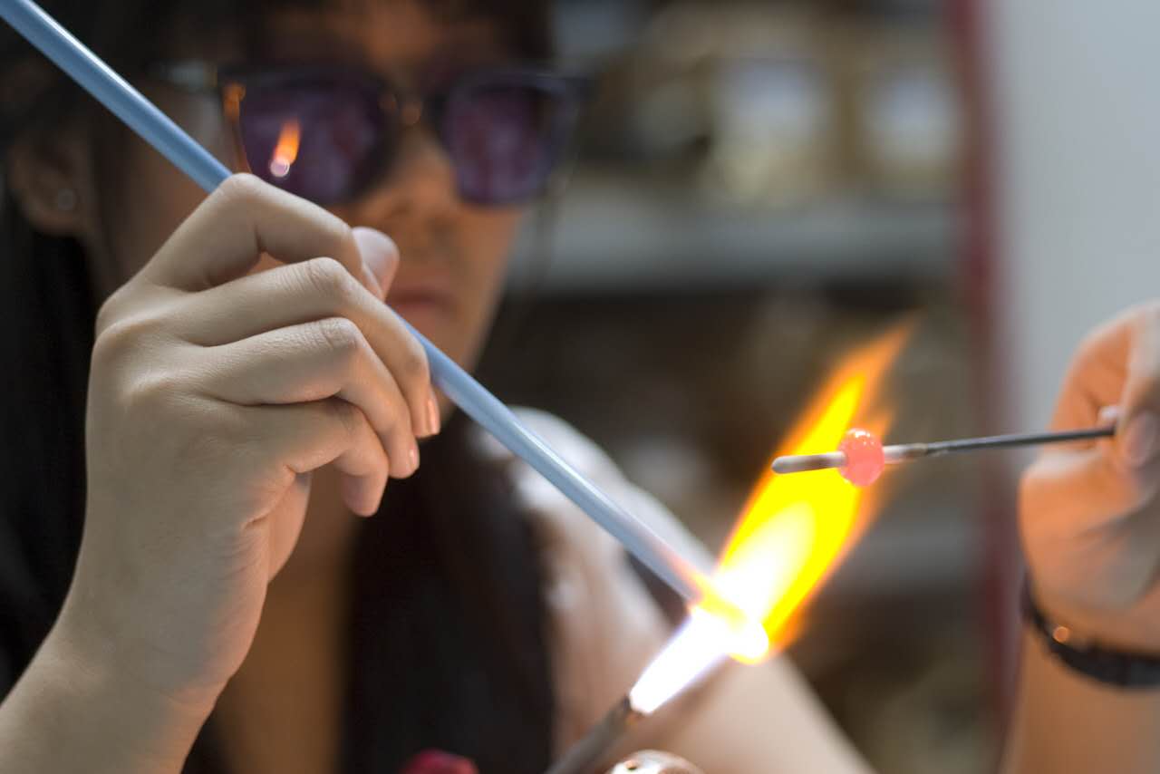 璀璨光影，匠心傳承——國家藝術(shù)基金項目“中國傳統(tǒng)手工藝玻璃燈工作品展”成功首演